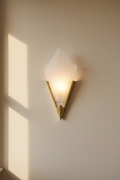 7011 Wall Light