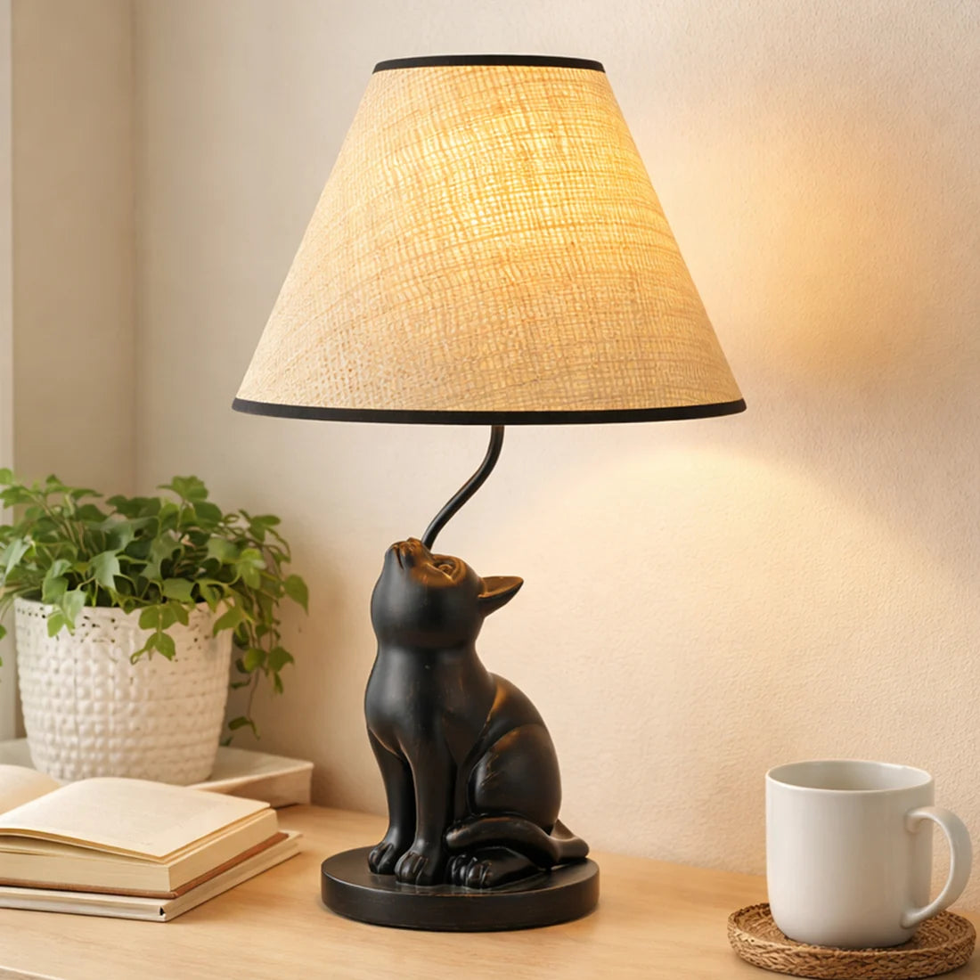 Upward-Looking Cat LED Table Lamp