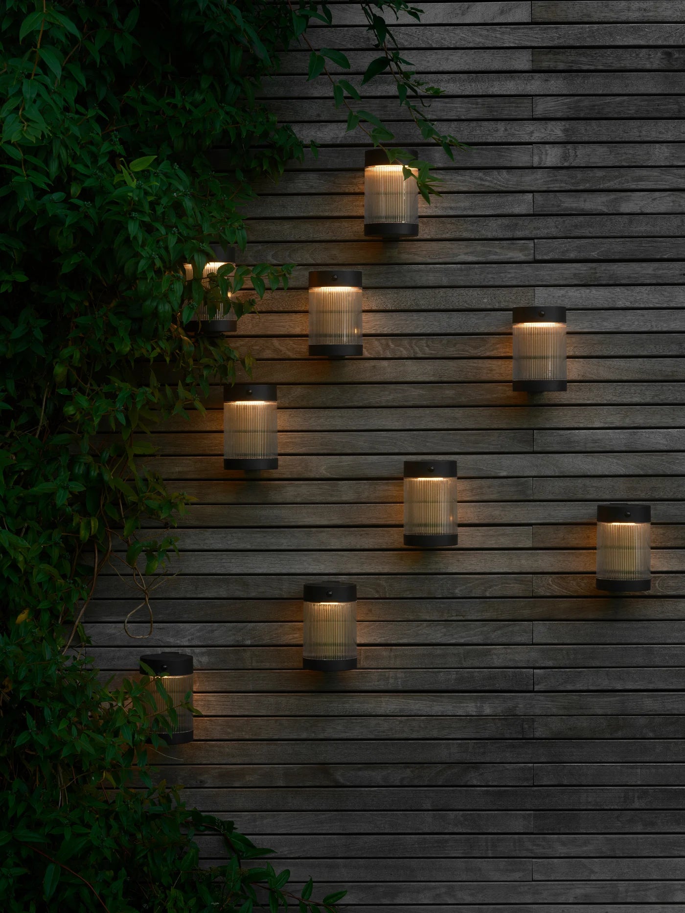Coupar Solar Wall light Black